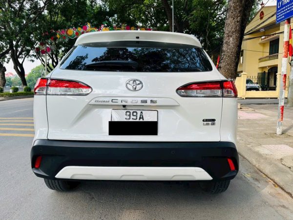 Ảnh đuôi xe Toyota Corolla Cross G 2022 màu trắng